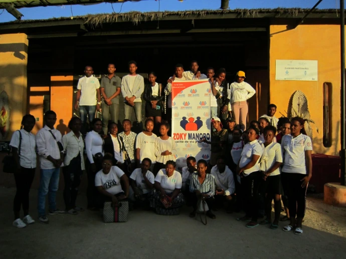 Reunion des Membres de Zoky Manoro